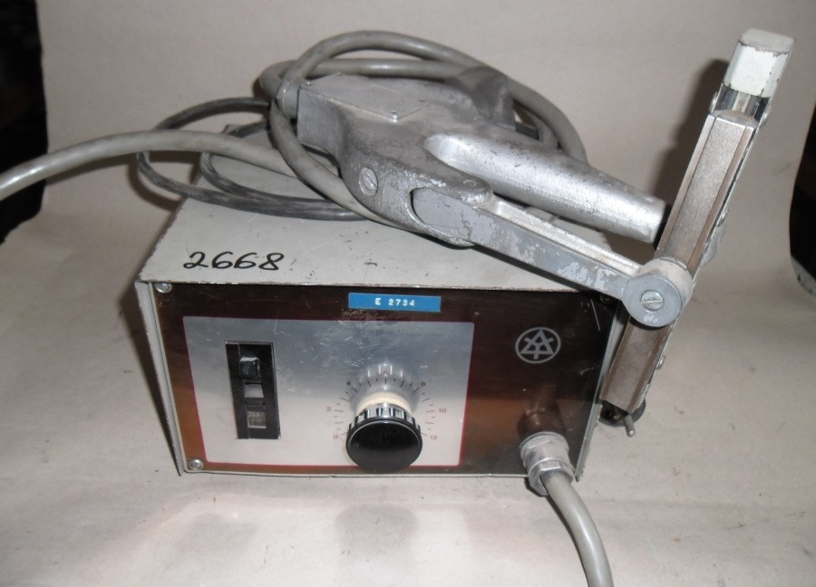 Impulsní svářečka na polyetylen IZ3A1 - 2