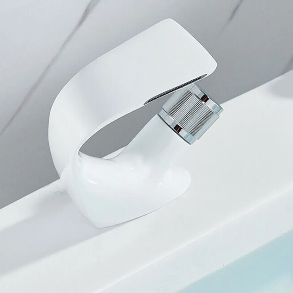 Nová dřezová baterie.(19cm) - 2