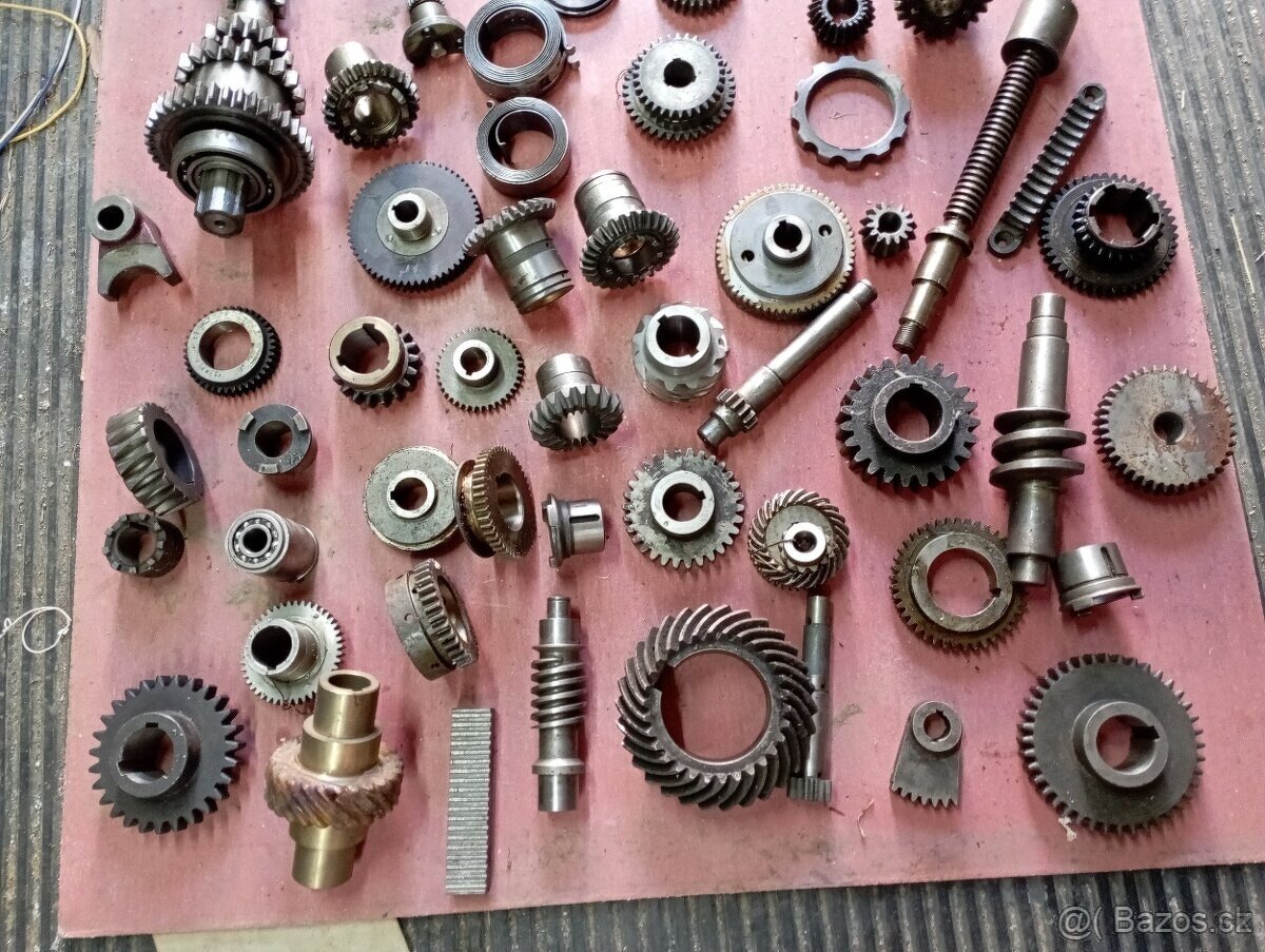 Díly frézky soustruhy - 2