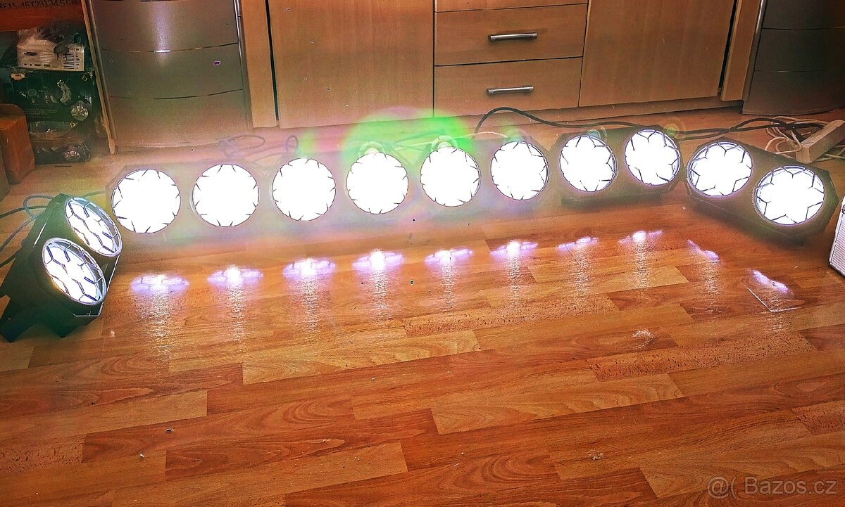 Novinka -Blinder 260 Wat RGBW - 2