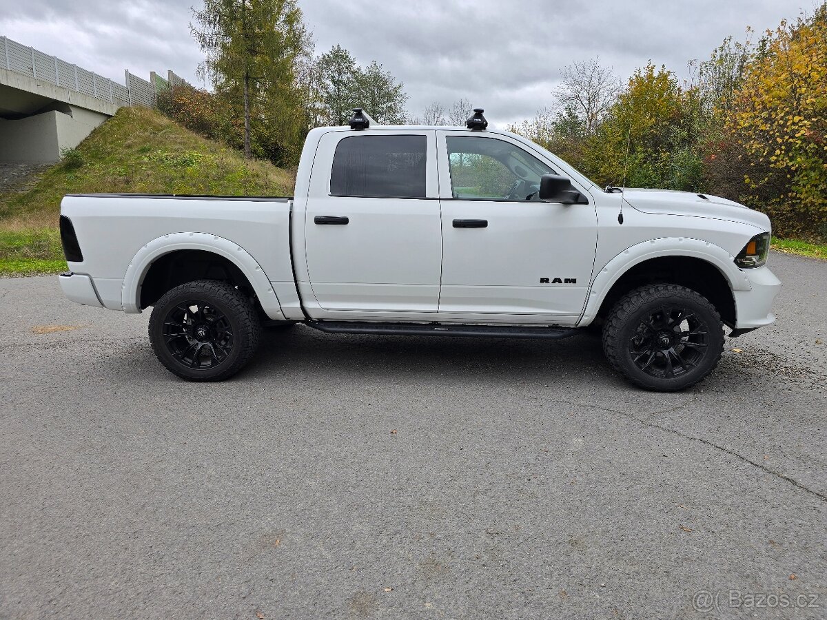 Dodge Ram 1500 4X4 5.7 Hemi - LPG, DPH, r. 11/ 2019 - 2
