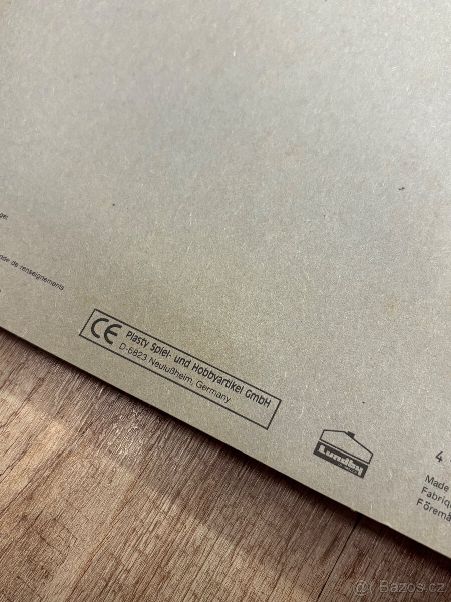 Kabátek pro panenky zn. Petra - 2