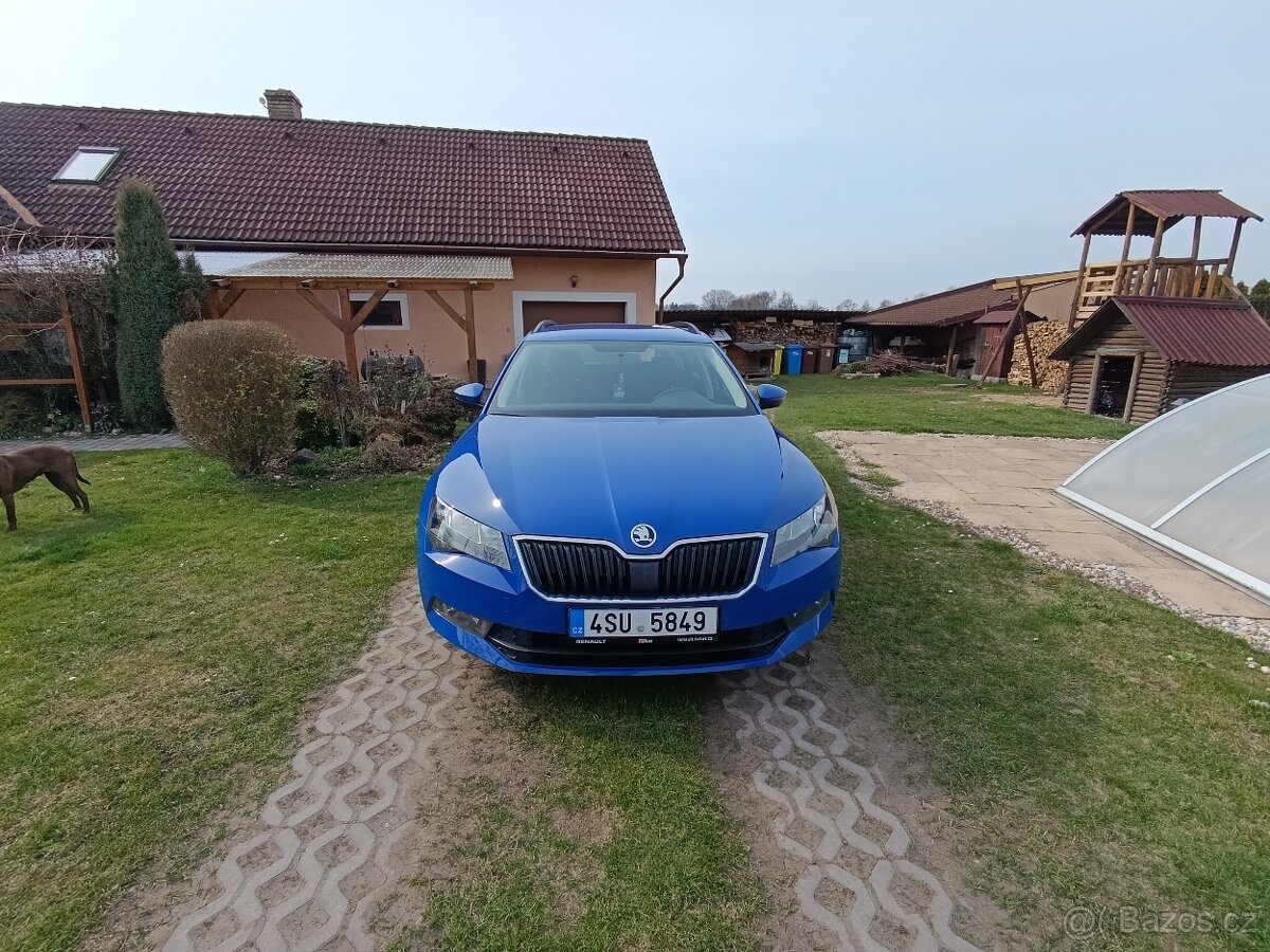 Prodám vozidlo Škoda Superb combi - 2