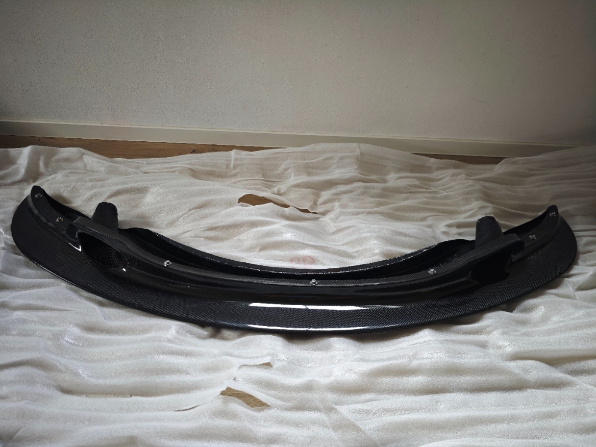 Přední carbon lip GT4 pro BMW M3 E90 E92 E93 - 2