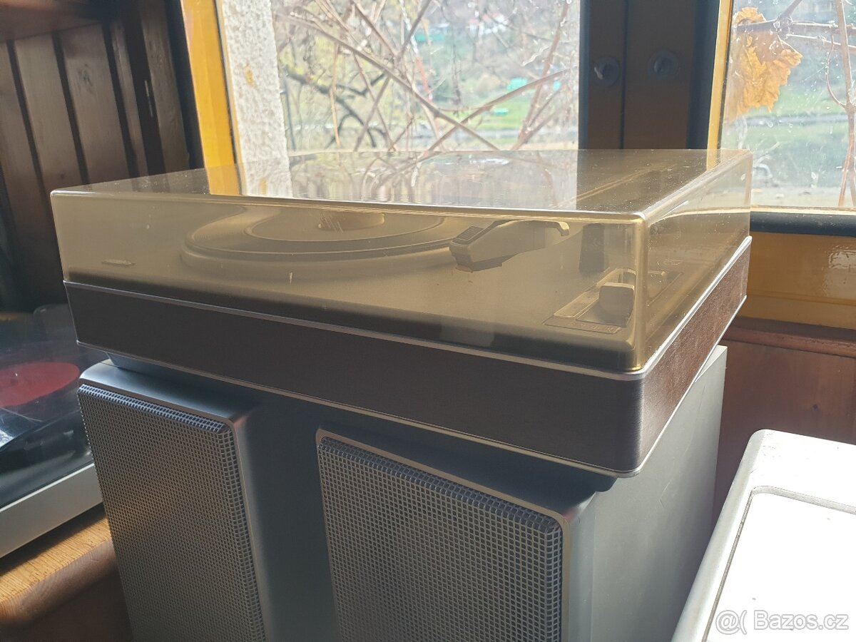 Gramofon Philips, Tesla, Universum - 2