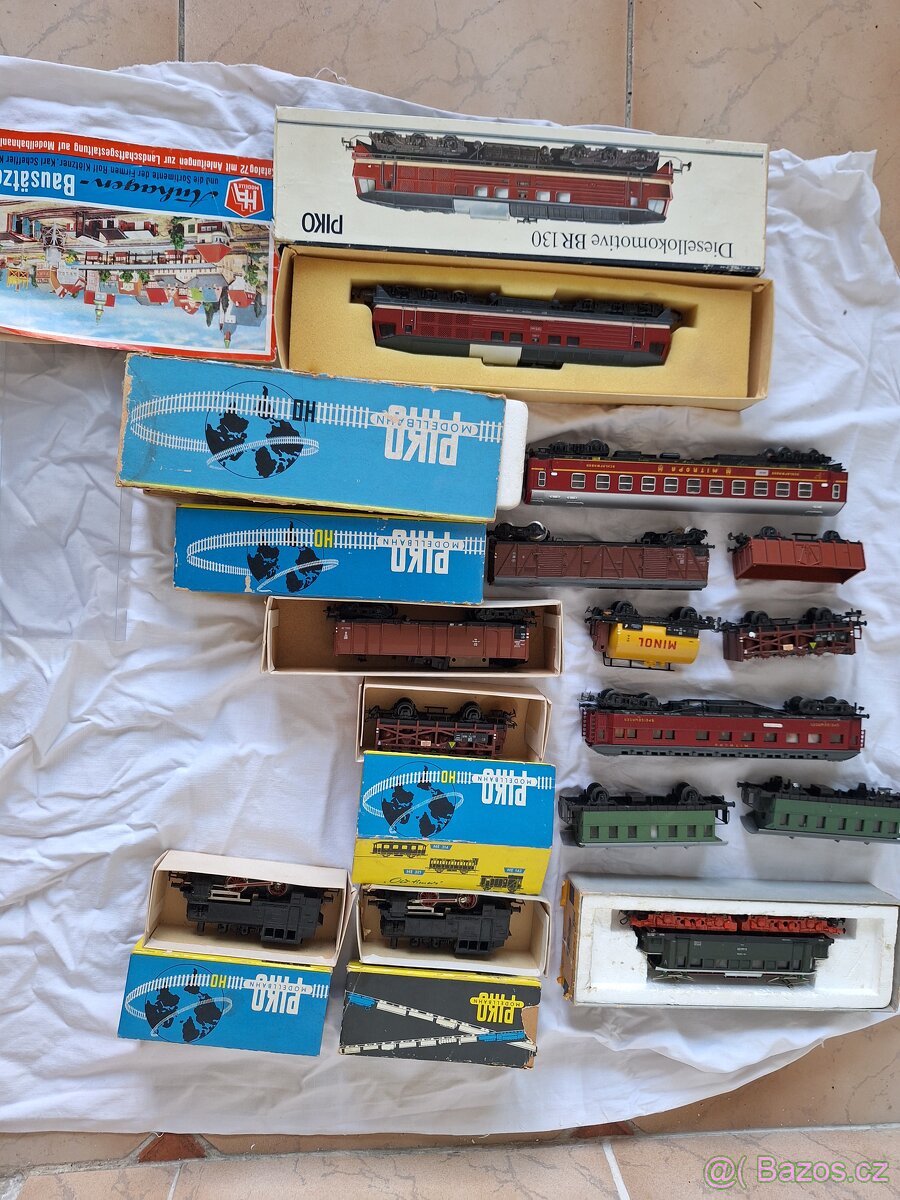 Prodám mašinky Piko Ho - 2