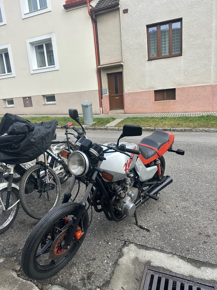 Suzuki Katana GS 550M - 2