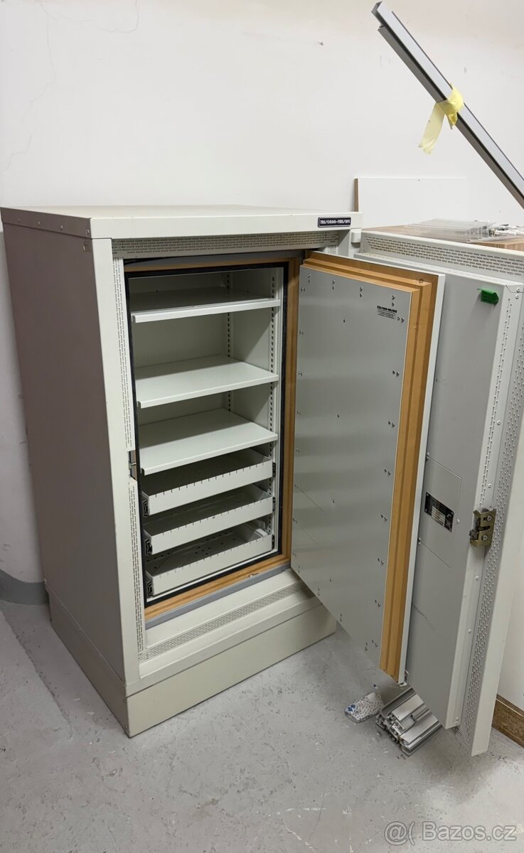 Ohnivzdorný trezor "Hadak" S120DIS - 450 kg - 2