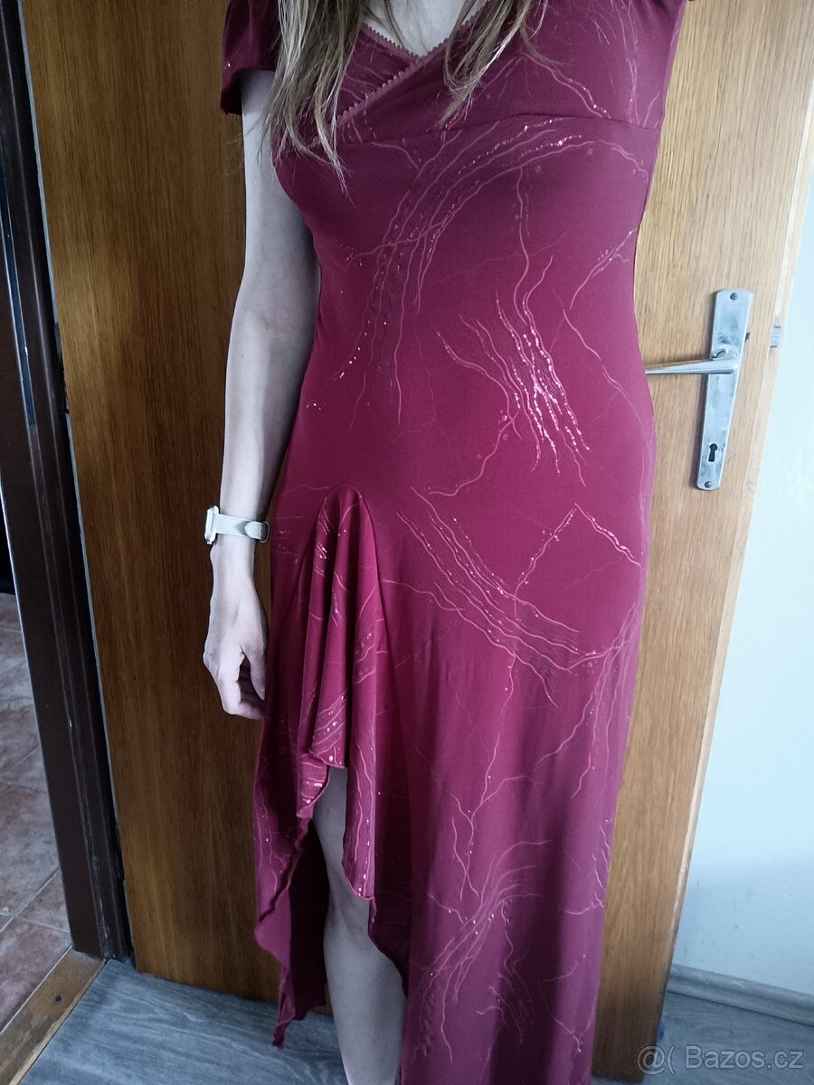 Dlouhé vínové šaty - 2
