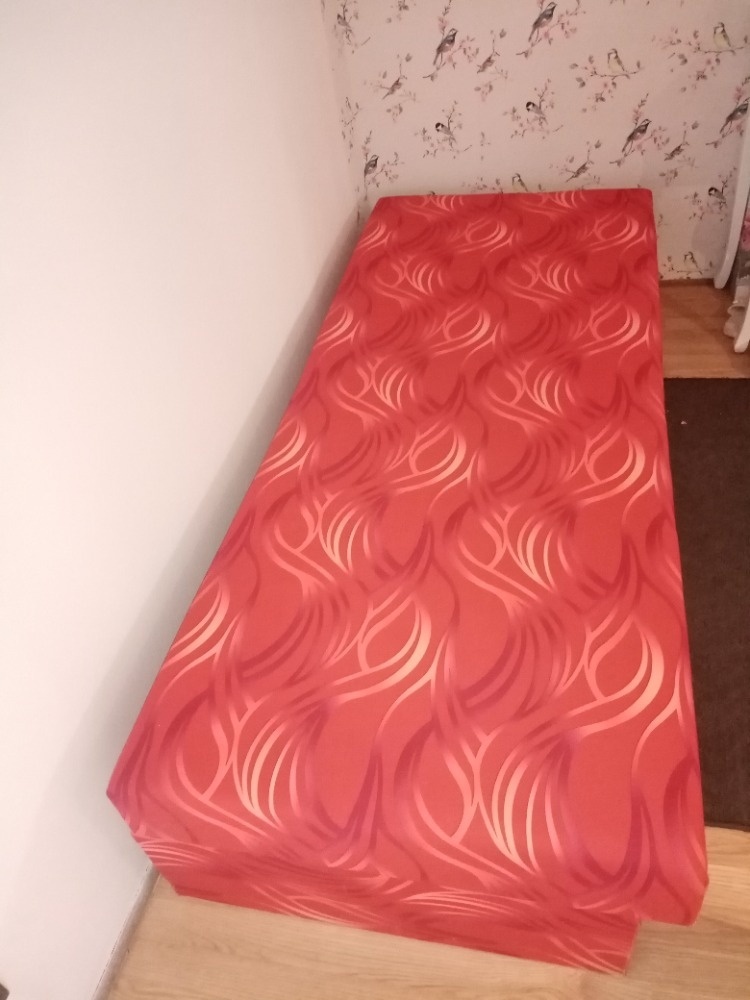 Postel s úložným prostorem - 2