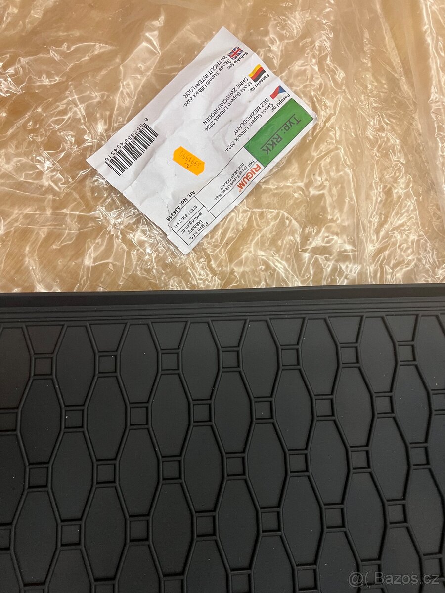 Prodám gumovou vanu do kufru Škoda Superb 2025 - sedan - 2