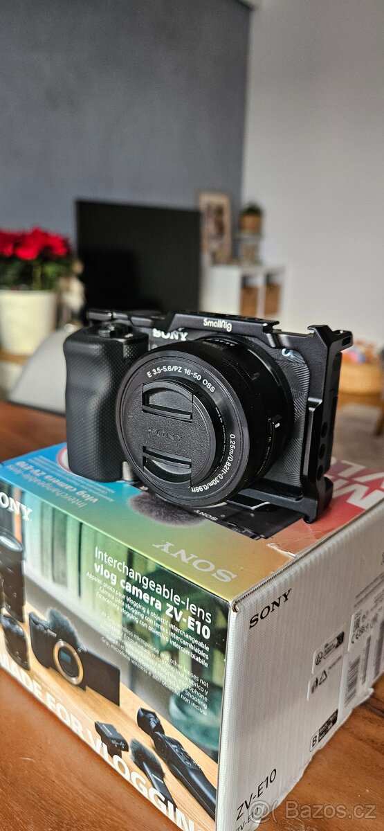 Sony Zv-E10 + Sigma 18-50 f2.8 + Sony 16-50 (Smallrig atd) - 2