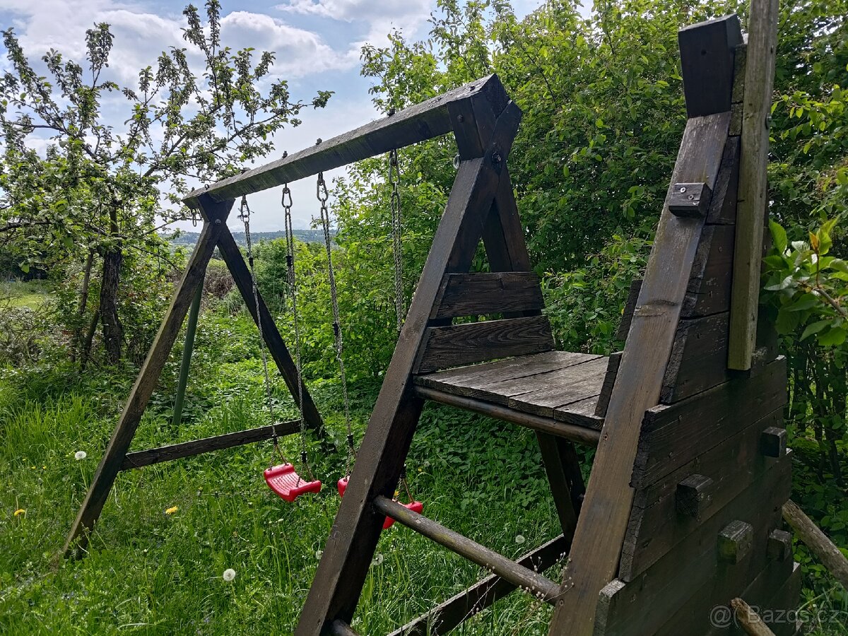 Houpačka pro 2 děti, dřevěná konstrukce - 2