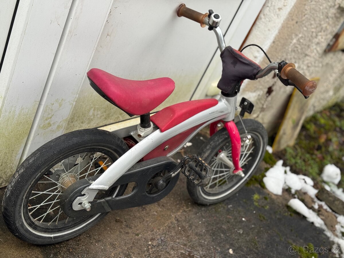 Dětské kolo + odstrkovadlo BMW - 2