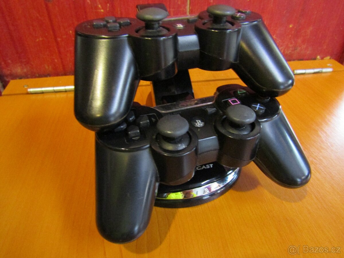 2 x Joystick PS 3 + stojánek na nabíjení - 2