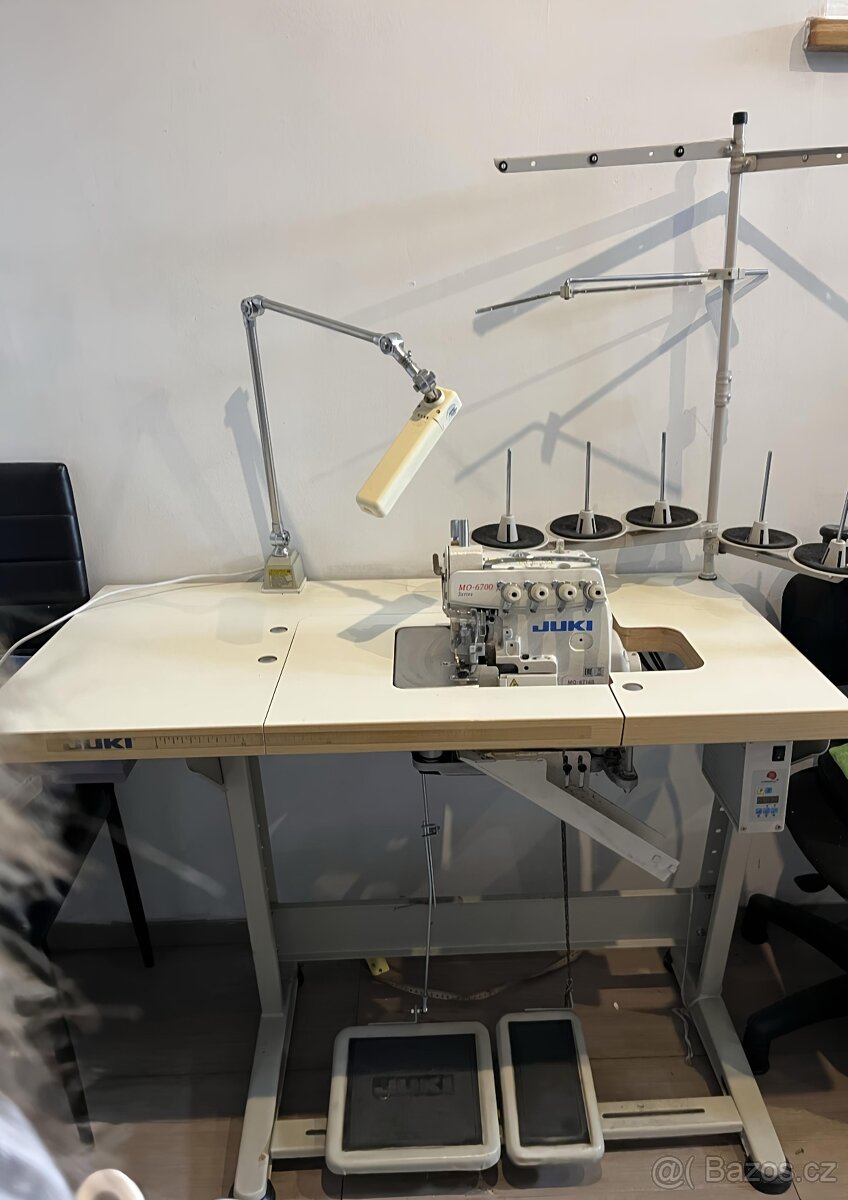 Průmyslový 5 nitny overlockJuki MO-6716s - 2