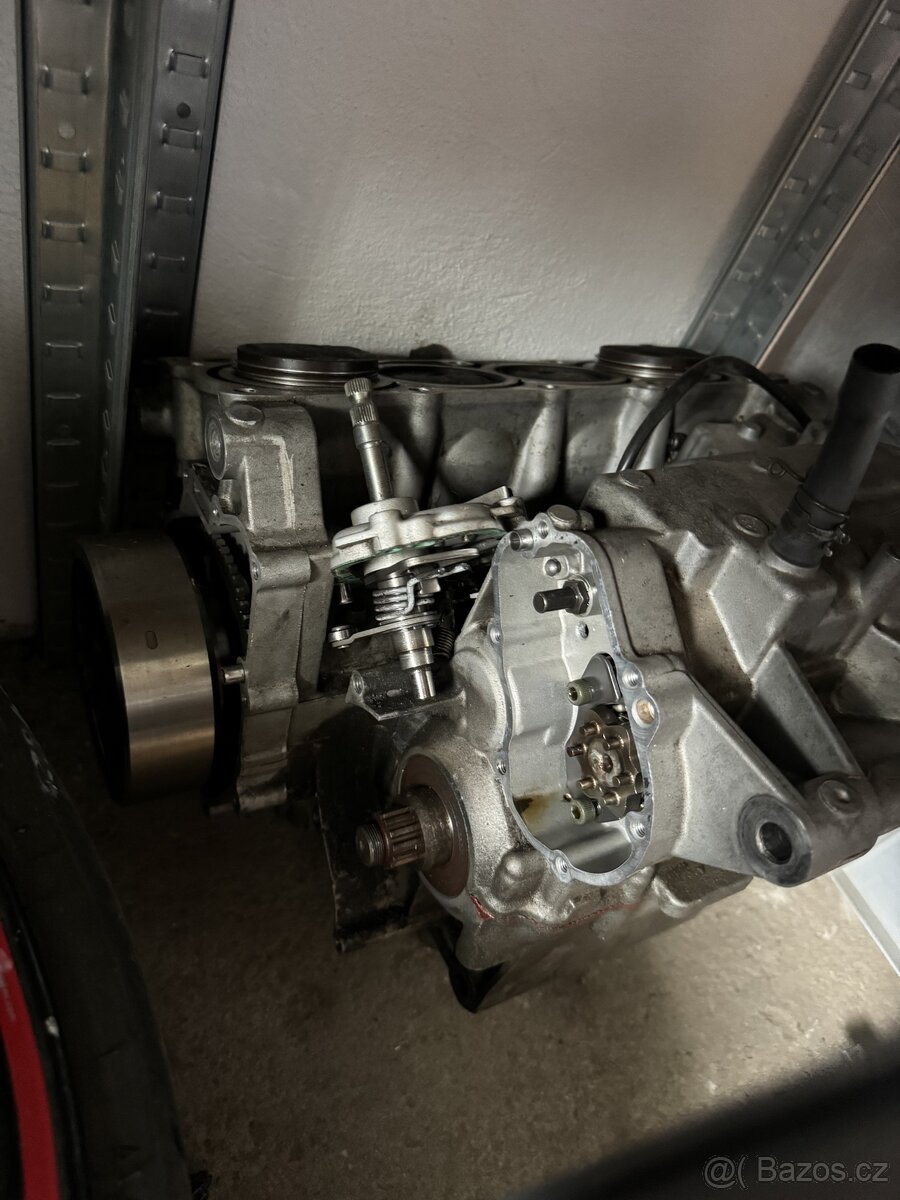 Yamaha r6 díly celek - 2