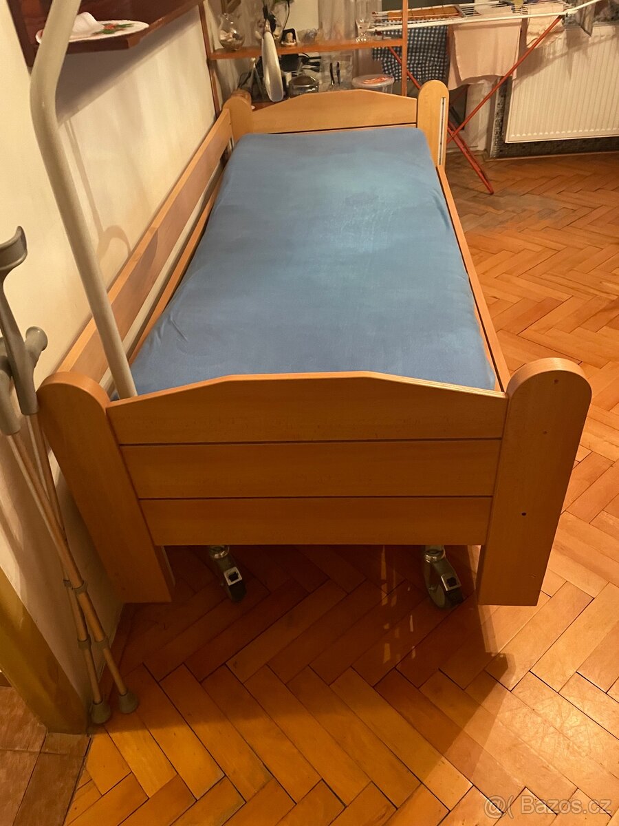 Invalidní mechanické lůžko - 2