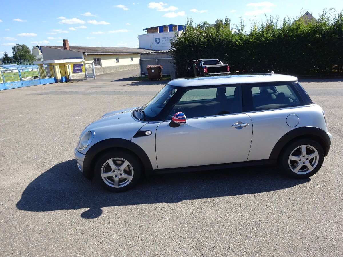 Mini Cooper 1.4i r.v.2007 (70 kw) - 2
