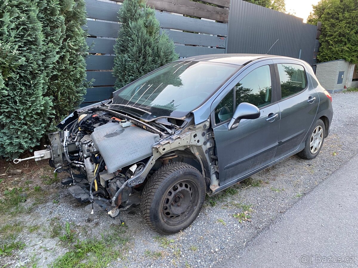 Peugeot 308 na náhradní díly - 2