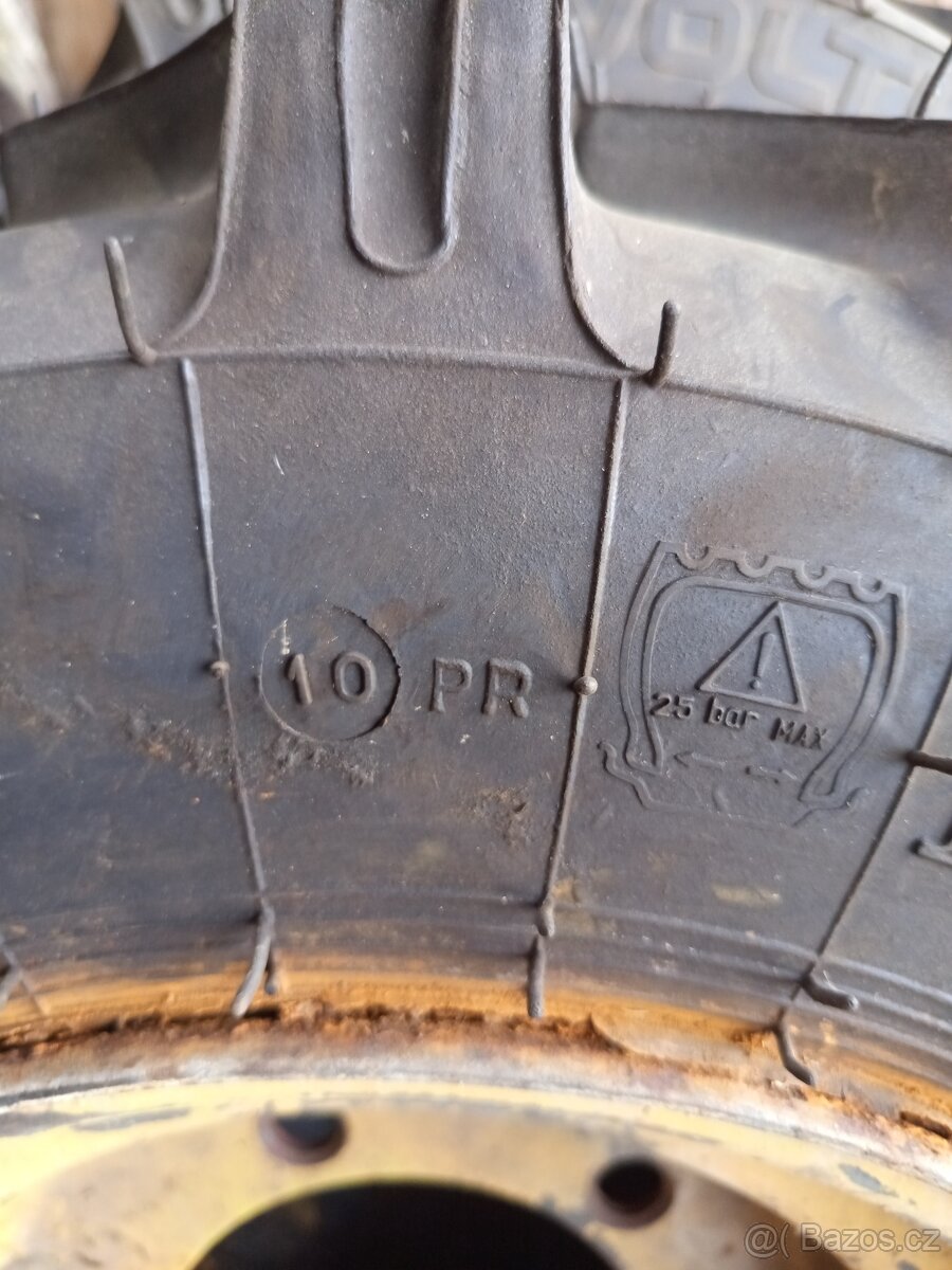 Prodám pneu unc 10/75-15.3 - 2