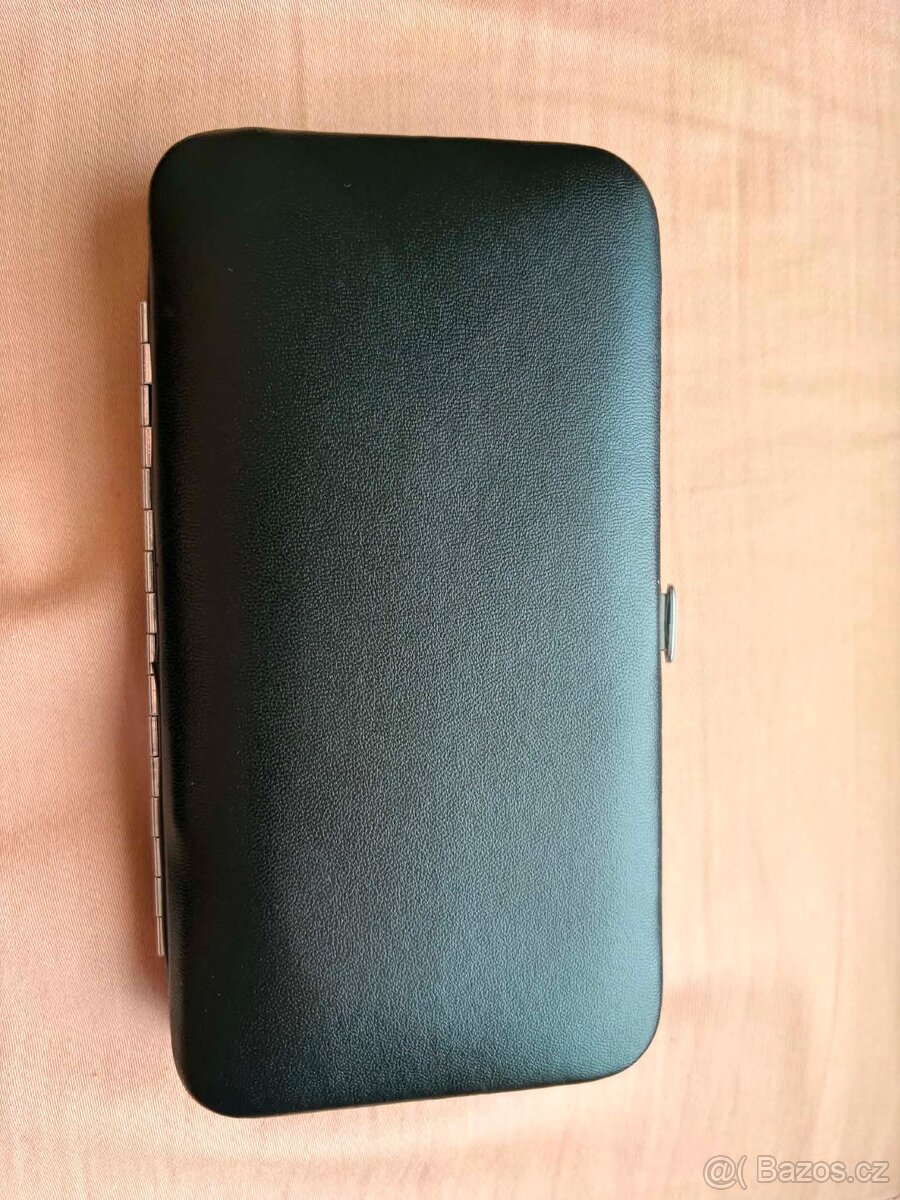 Nova cerna manikura - 2