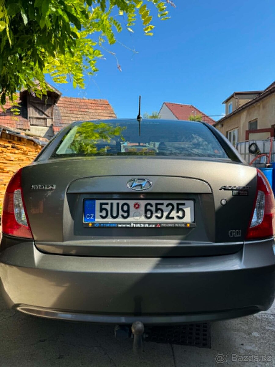 Hyundai Accent 1.5 CRDi r. 2009 - 2