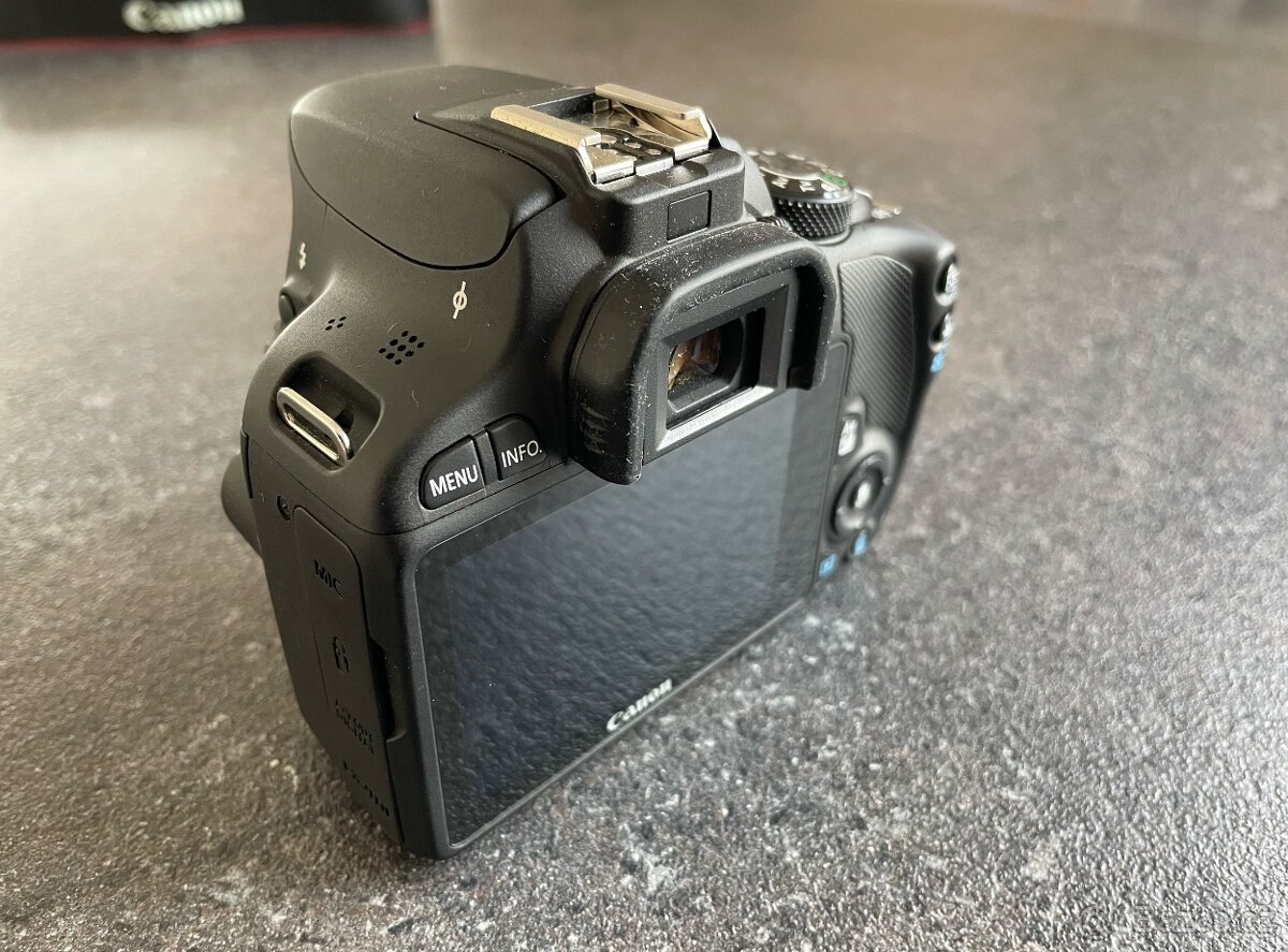 Canon EOS 100D - nefunkční - 2