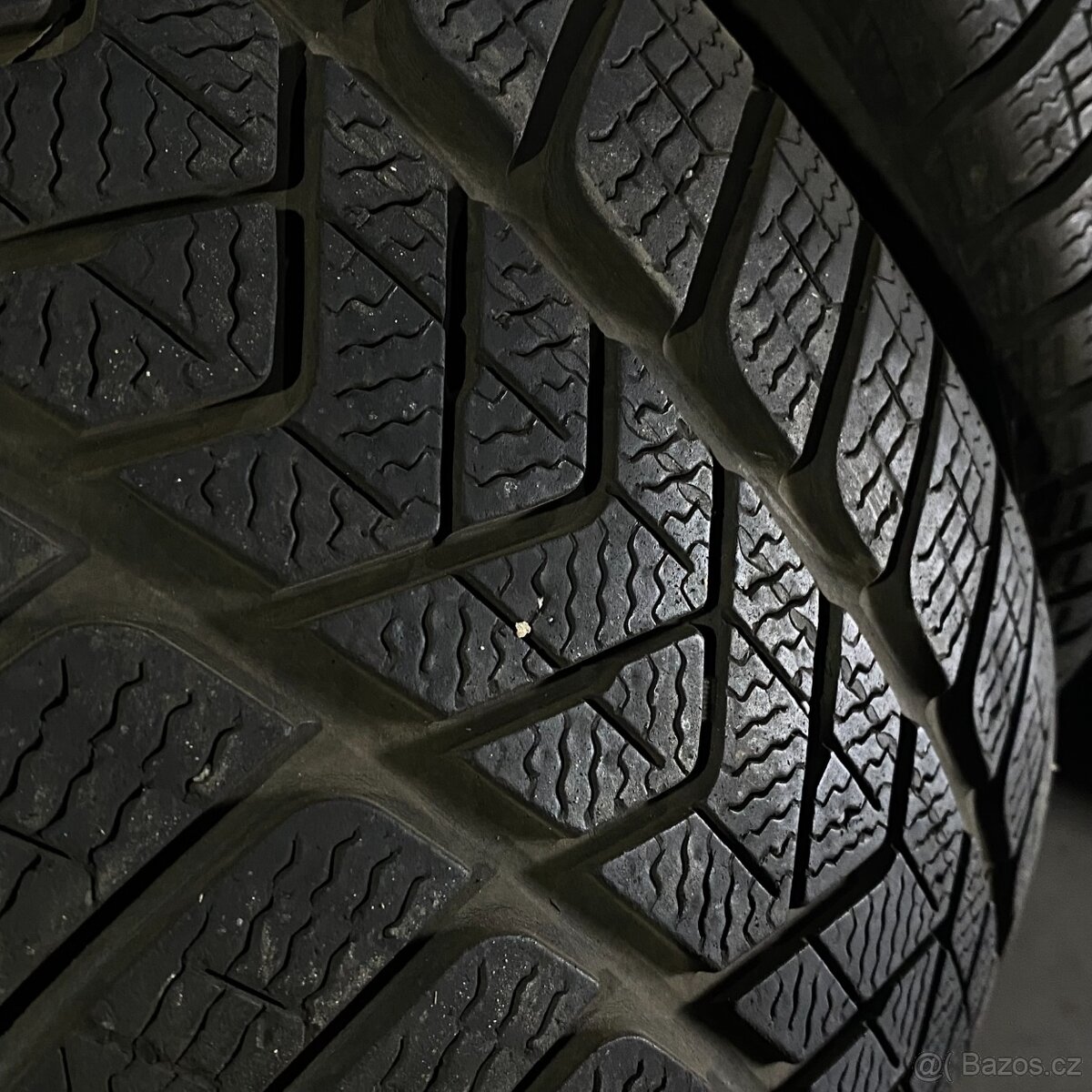 Zimní pneu 225/50 R17 98V Pirelli 6,5mm - 2