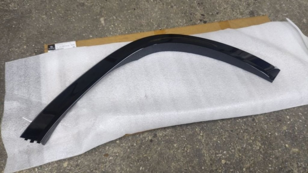 Mercedes GLS X167 2019 - Lavy predny lem blatnik - 2