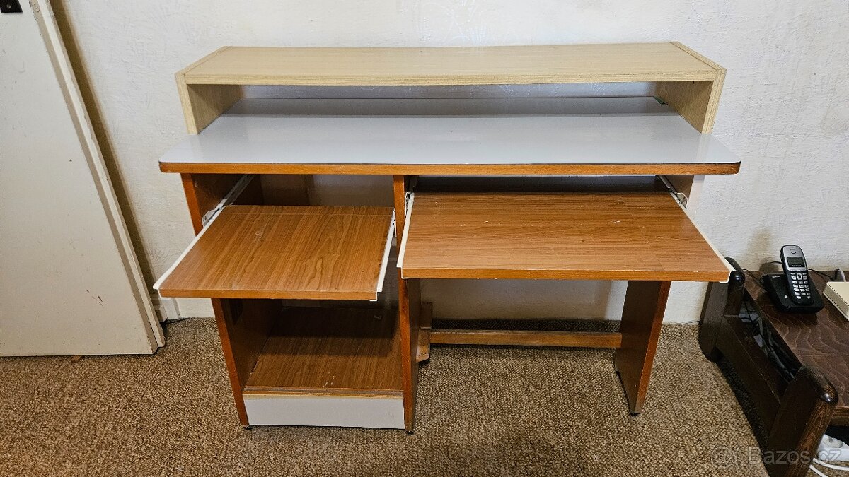 Psací stolek / PC stolek - 2