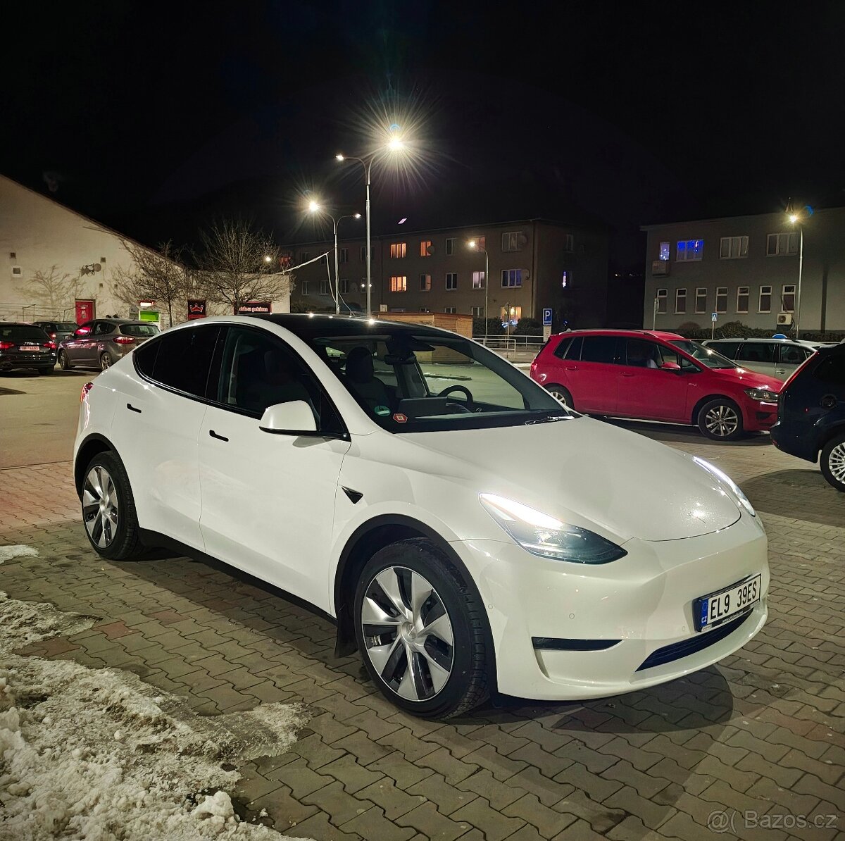 Nabízím práci řidiče na Tesla Y - 2
