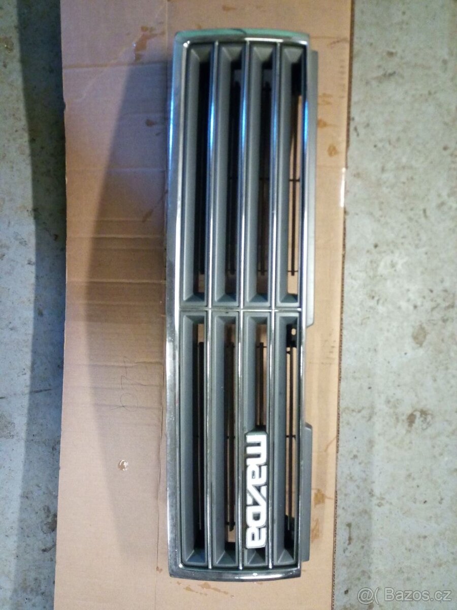 MAZDA 929 maska chladiče - 2