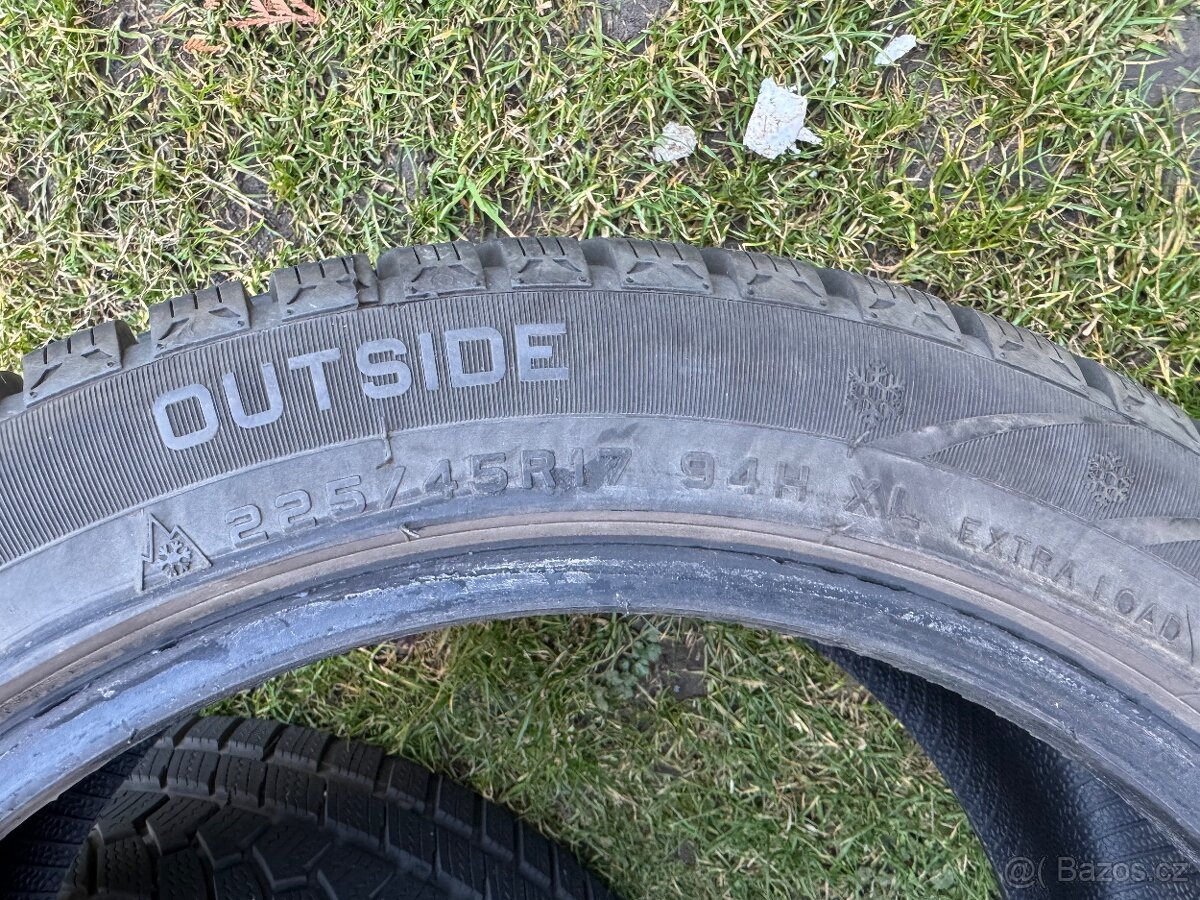 Zimní pneu 225/45/17 - 2