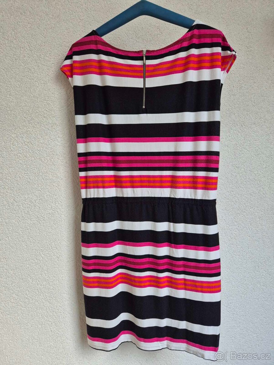 Pružné pruhované šaty Mohito - 2