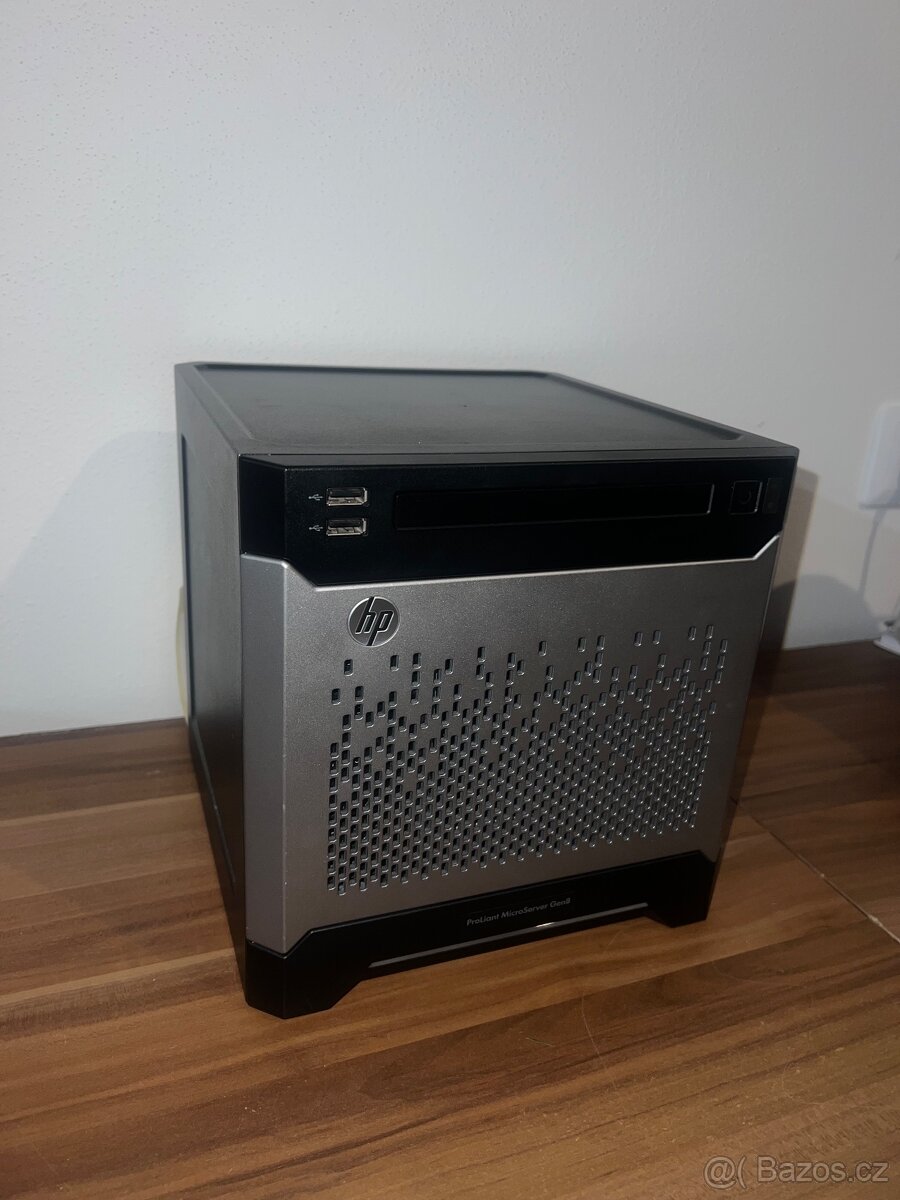 HP ProLiant MicroServer Gen8 - 2