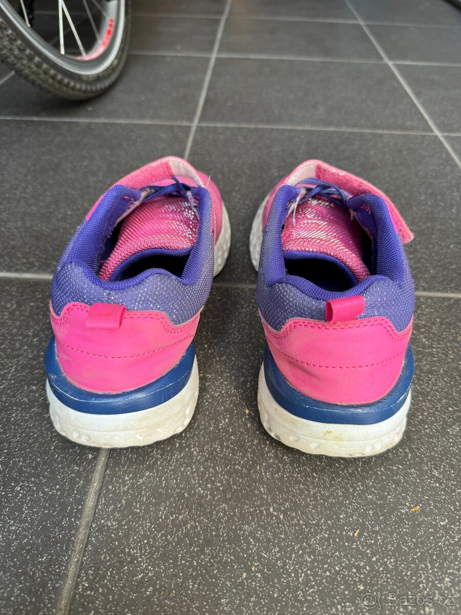 PRODÁM TENISKY, DEICHMANN, VELIKOST 36. CENA - 2