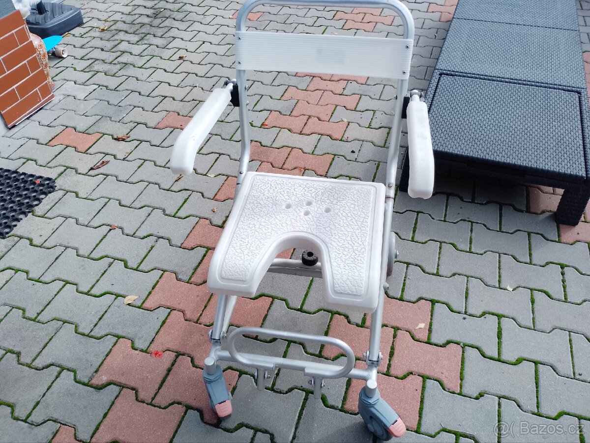 Koupací židle pro invalidy - 2
