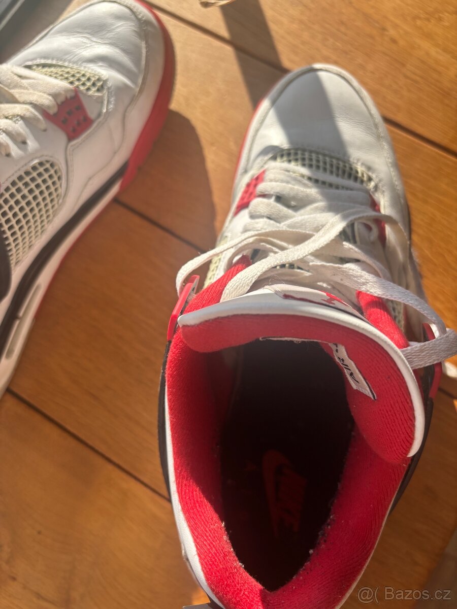 Jordan 4 fire red - 2