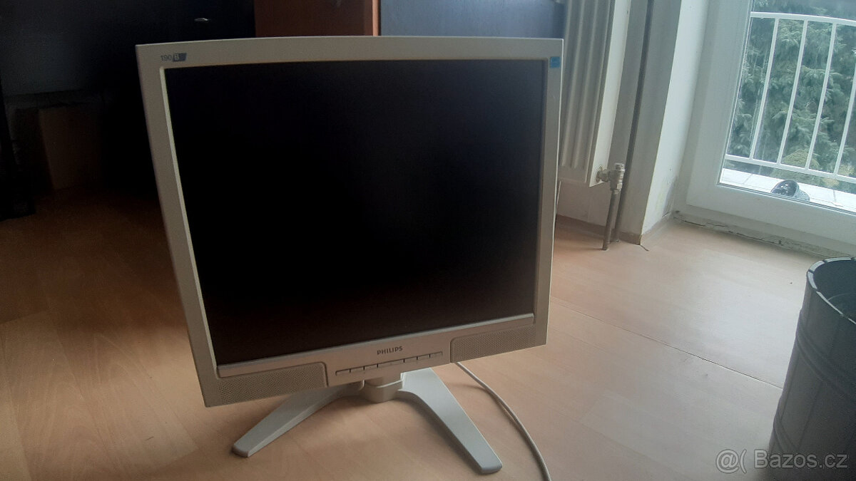 Monitor Philips úhl. 48 cm - 2