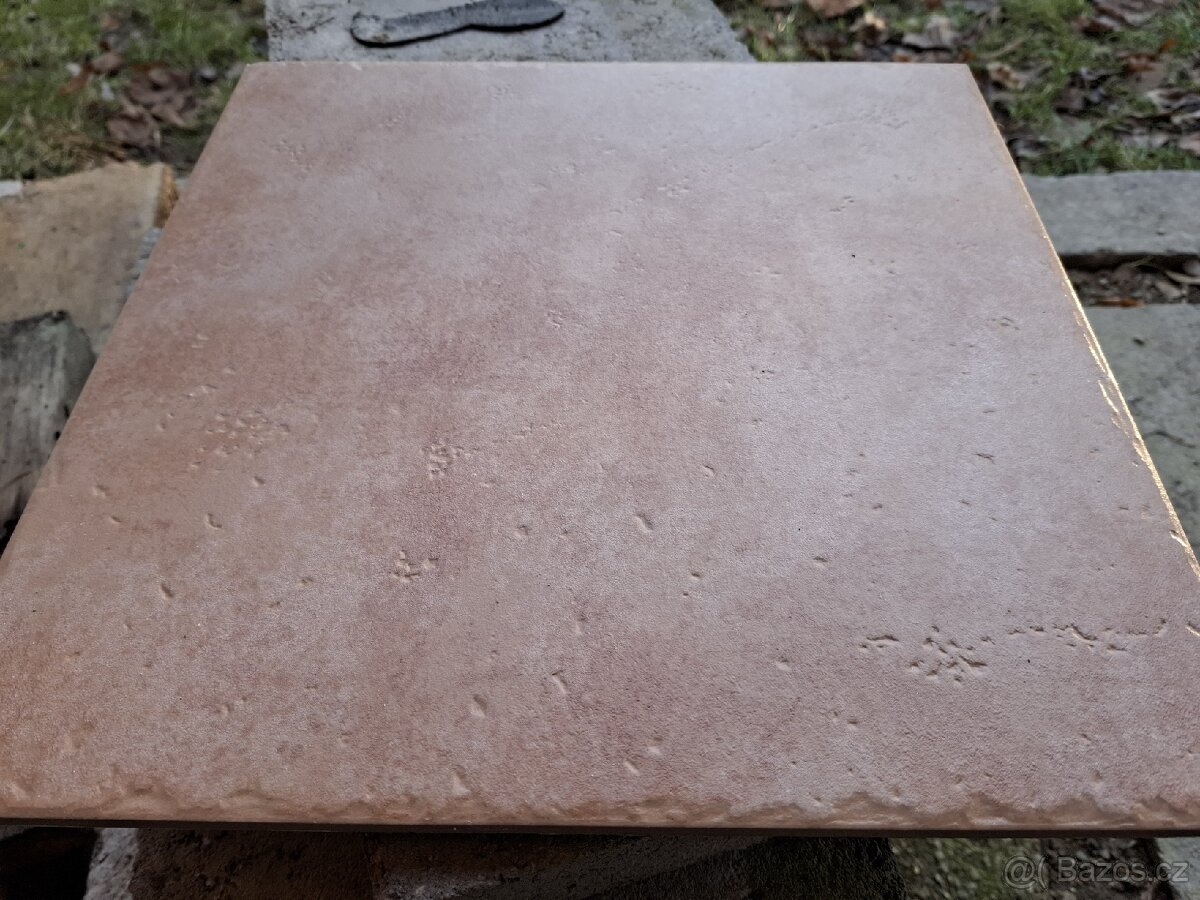 Dlažba 33x33 - 2