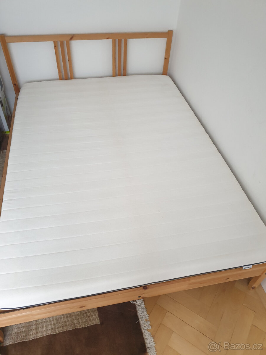 Postel 140cm IKEA, dva rošty a matrace - 2