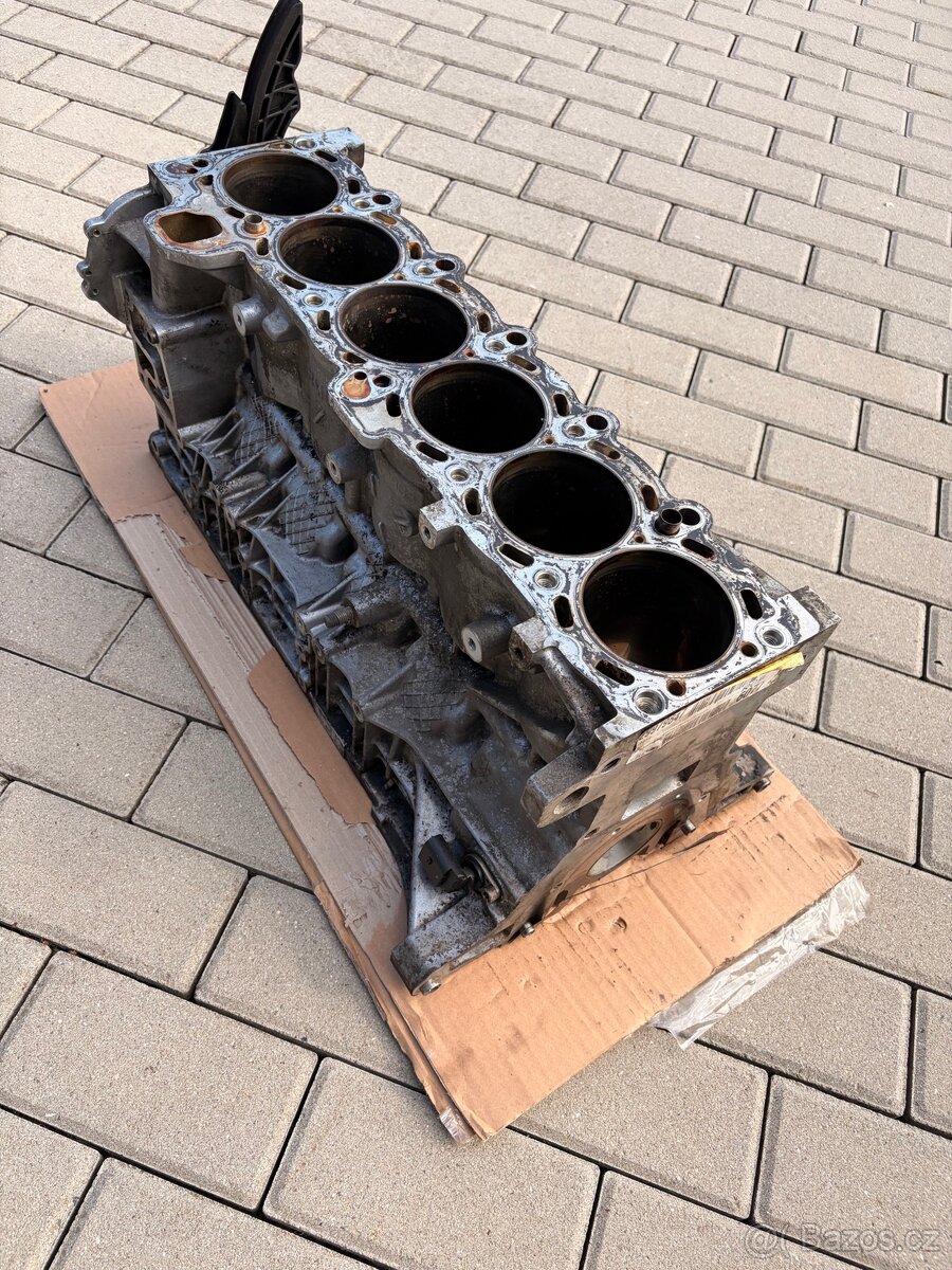 Blok motoru BMW M54B30 - 2
