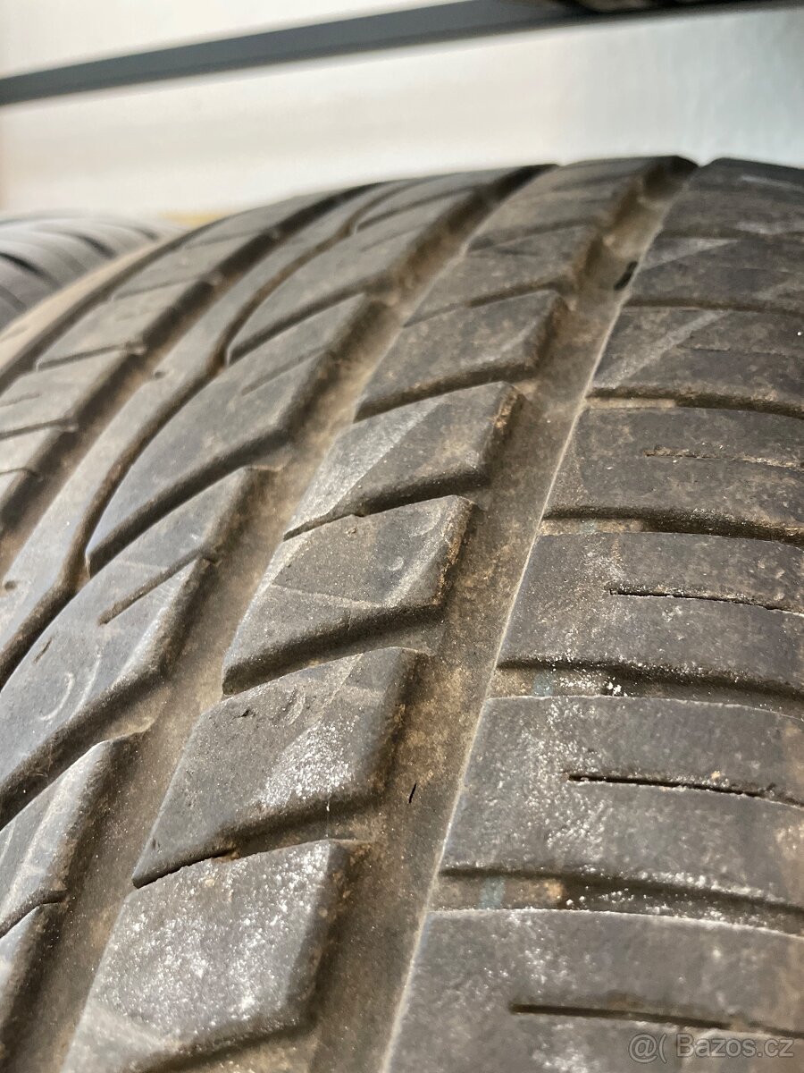 225/55 R17 - 2