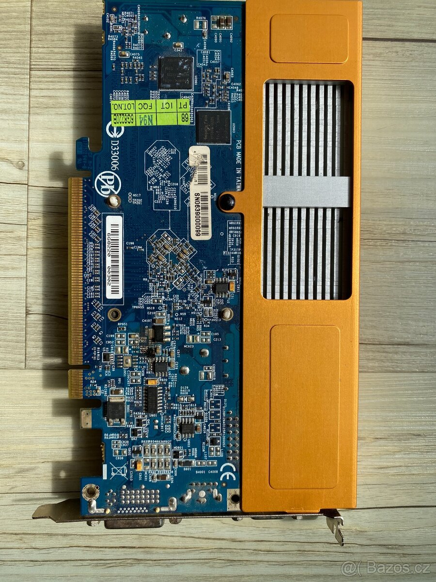 Gigabyte Radeon X1600 Pro - 2