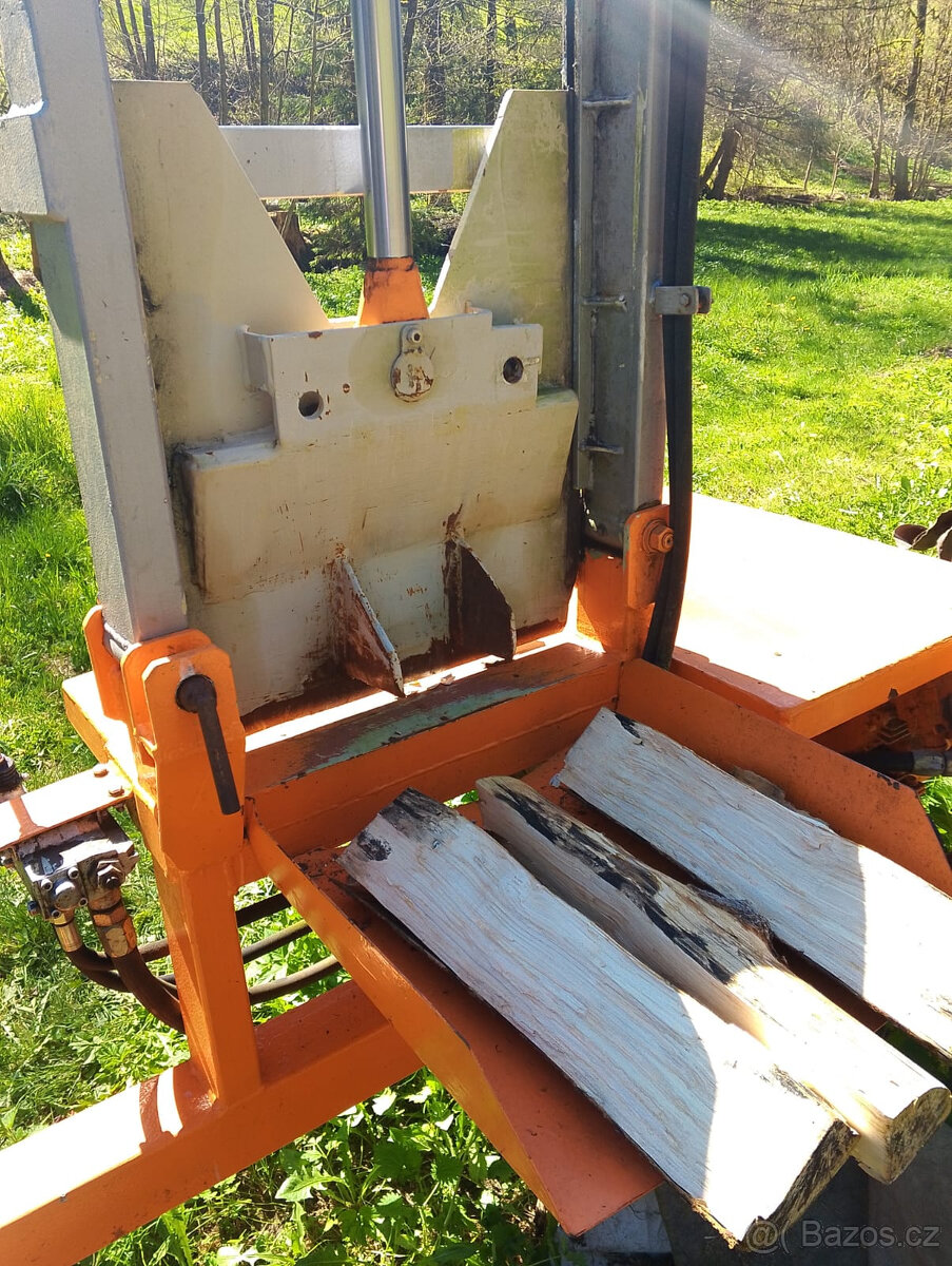 Prodám - HYDRAULICKÁ ŠTÍPAČKA DŘEVA - 2