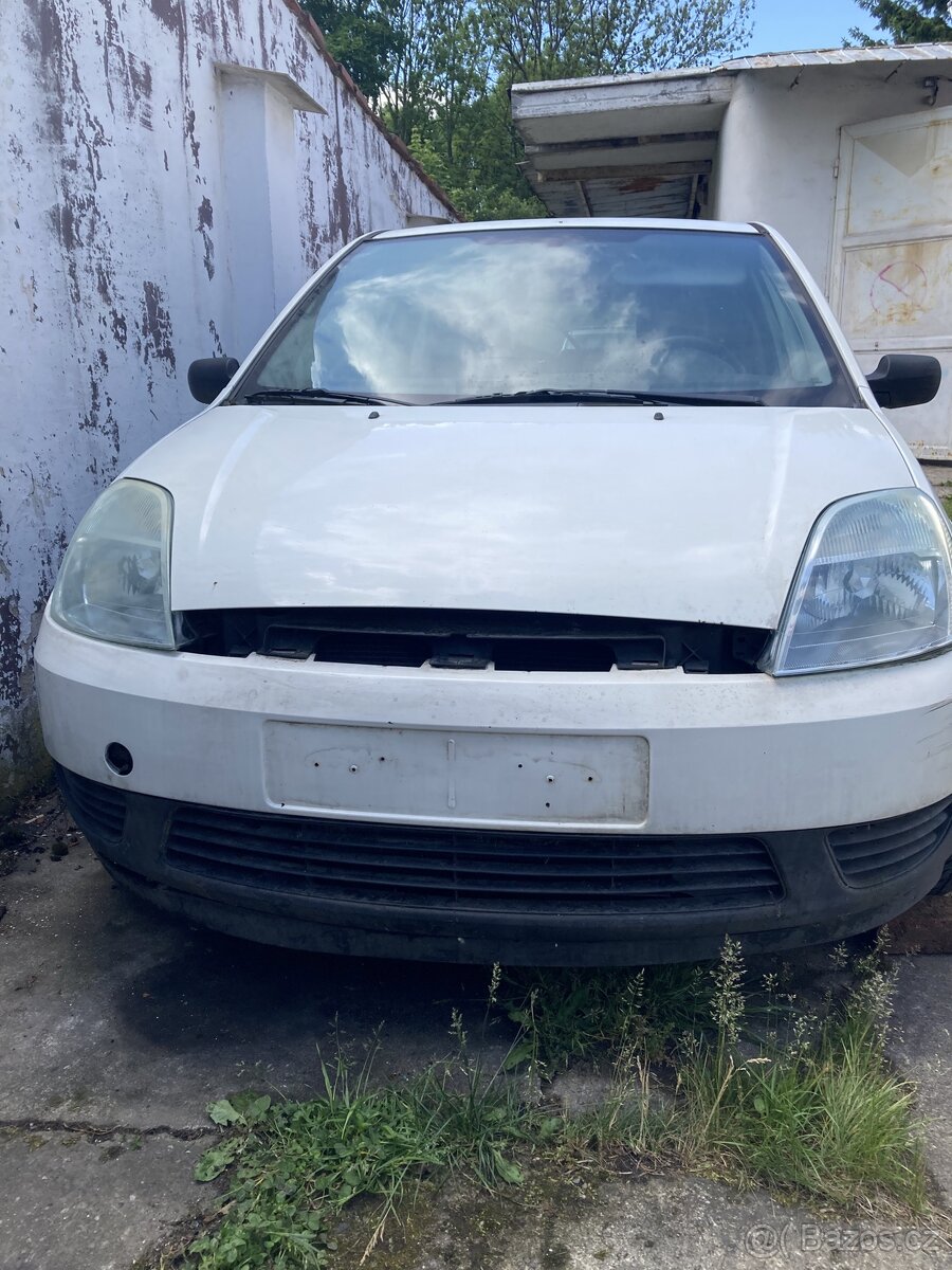 FORD Fiesta 1,4Tdci , zadní vrata na 5dver . Dohodou - 2