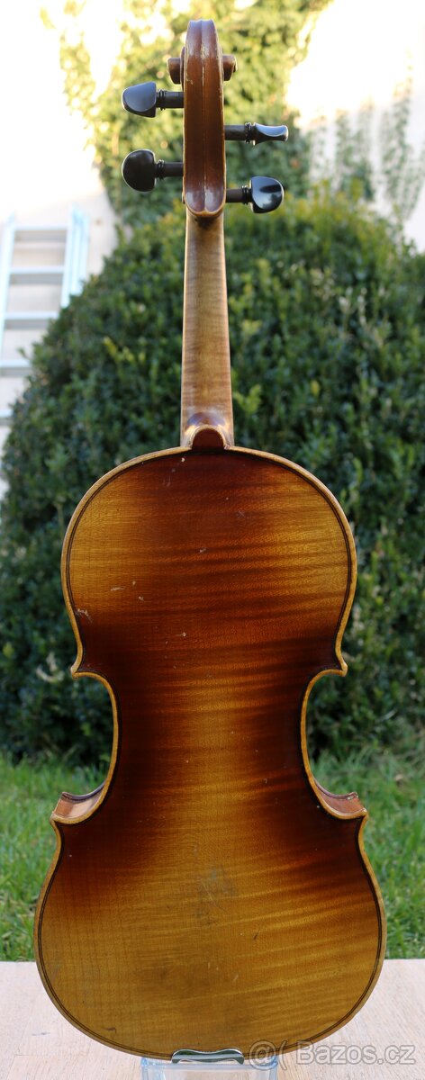 S dobrým zvukem staré celé 4/4 housle - 2