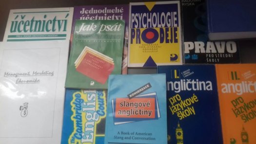 Přehledné dějiny liter , angličtina, ekonomika, právo pro SŠ - 2