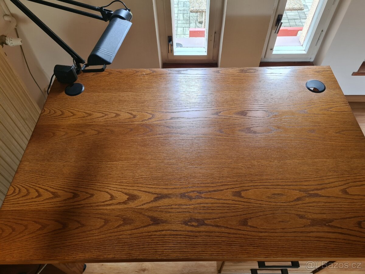 Pracovní stůl s šuplíkovým kontejnerem - 2